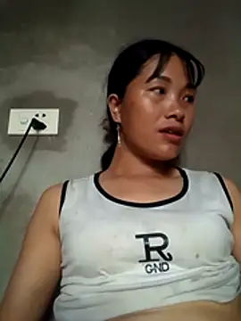 Snapshot of lucat998 chatting on 05-23-26, 05:39 lucat998 online show from 05-23-26, 05:39