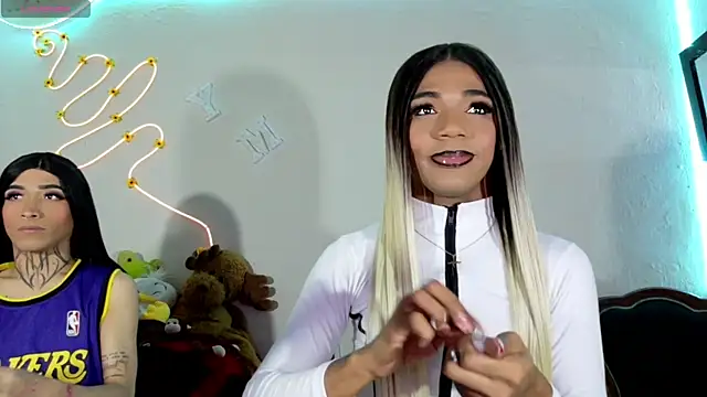 Snapshot of violeta_E_ chatting on 06-02-26, 05:18 violeta E online show from 06-02-26, 05:18