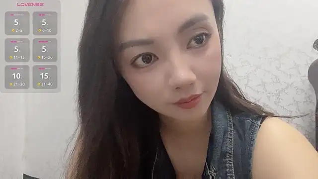 Lily88  online show from 05-12-26, 07:38