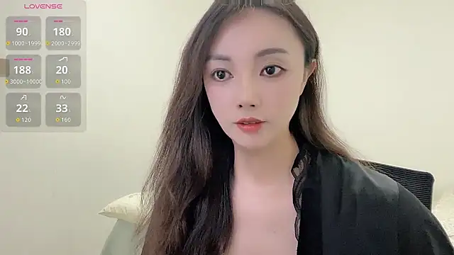 Lily88  online show from 05-25-26, 02:00
