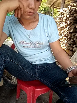 Snapshot of jenene99 chatting on 05-27-26, 03:03 jenene99 online show from 05-27-26, 03:03