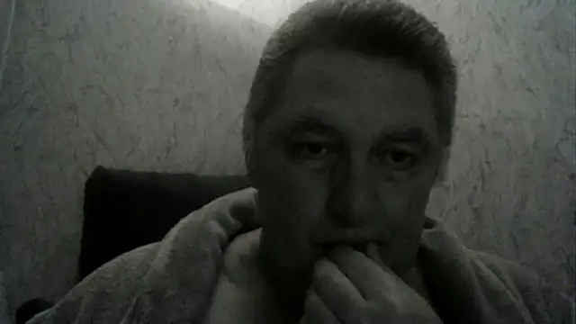 Snapshot of edje59a chatting on 02-11-26, 12:54 edje59a online show from 02-11-26, 12:54