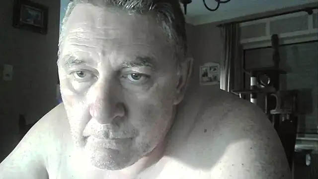 Snapshot of edje59a chatting on 11-07-25, 06:51 edje59a online show from 11-07-25, 06:51