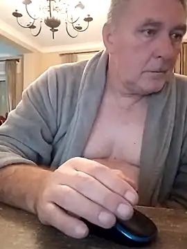 Snapshot of edje59a chatting on 09-23-25, 06:09 edje59a online show from 09-23-25, 06:09