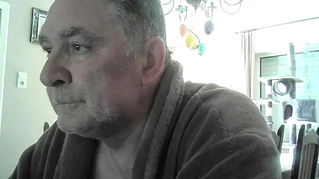 Snapshot of edje59a chatting on 03-27-26, 08:01 edje59a online show from 03-27-26, 08:01