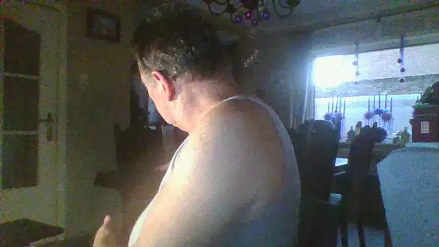 Snapshot of edje59a chatting on 12-17-24, 07:28 edje59a online show from 12-17-24, 07:28