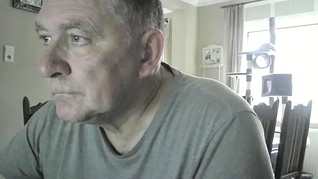 Snapshot of edje59a chatting on 10-10-25, 07:31 edje59a online show from 10-10-25, 07:31
