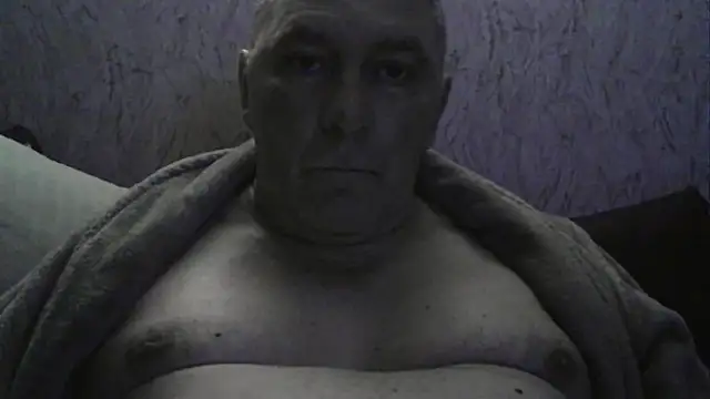 Snapshot of edje59a chatting on 10-11-25, 12:11 edje59a online show from 10-11-25, 12:11