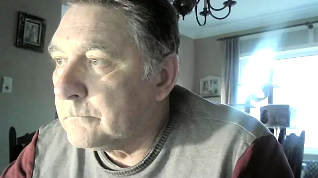 Snapshot of edje59a chatting on 02-04-26, 07:25 edje59a online show from 02-04-26, 07:25