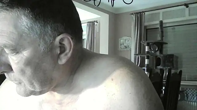 Snapshot of edje59a chatting on 10-17-25, 07:55 edje59a online show from 10-17-25, 07:55