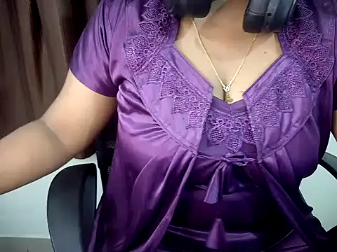 Snapshot of MALLU_WAVEZZZ chatting on 06-02-26, 03:23 MALLU WAVEZZZ online show from 06-02-26, 03:23