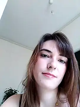 Snapshot of Vierge-Marie chatting on 05-13-26, 01:07 Vierge-Marie online show from 05-13-26, 01:07
