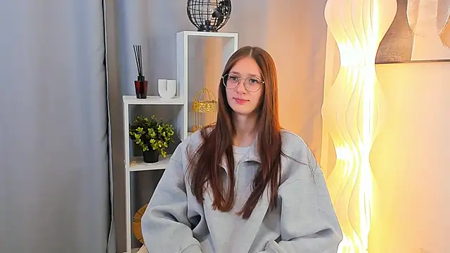 Snapshot of WinonaGue chatting on 05-16-26, 10:14 WinonaGue online show from 05-16-26, 10:14