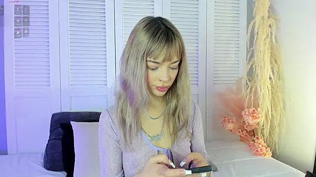 akemi   online show from 05-28-26, 02:23