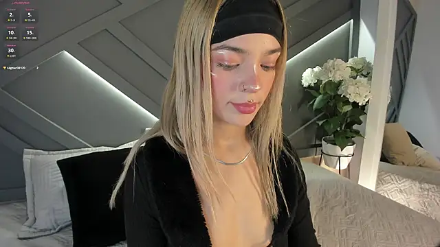 Snapshot of akemi__ chatting on 07-02-26, 03:23 akemi online show from 07-02-26, 03:23