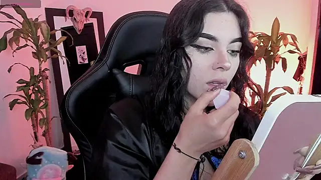 MissCharlottte 18 online show from 06-25-26, 03:15