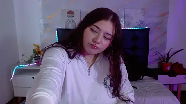 Lizeth bigboob online show from 05-14-26, 12:24
