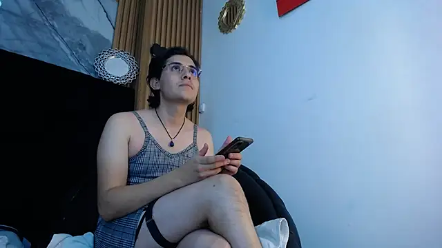 Snapshot of Axel_Montes chatting on 05-27-26, 03:25 Axel Montes online show from 05-27-26, 03:25