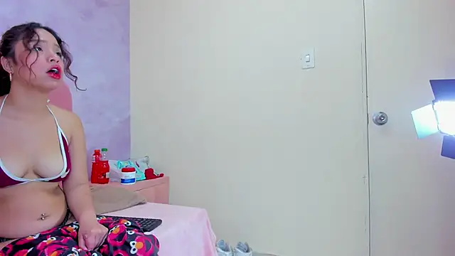 CharlotAura online show from 06-19-26, 01:06