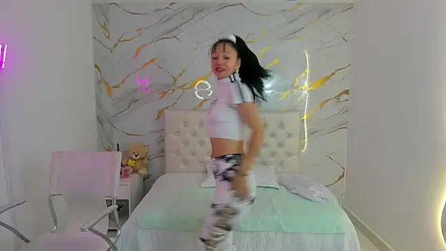 Snapshot of vanessa__castro chatting on 05-14-26, 03:14 vanessa castro online show from 05-14-26, 03:14