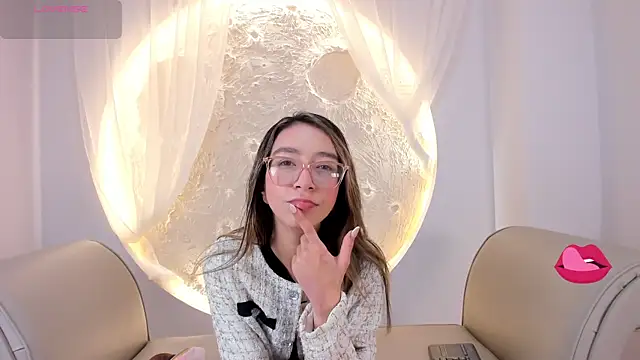 Snapshot of HannaCarttier_ chatting on 06-16-26, 12:27 HannaCarttier online show from 06-16-26, 12:27