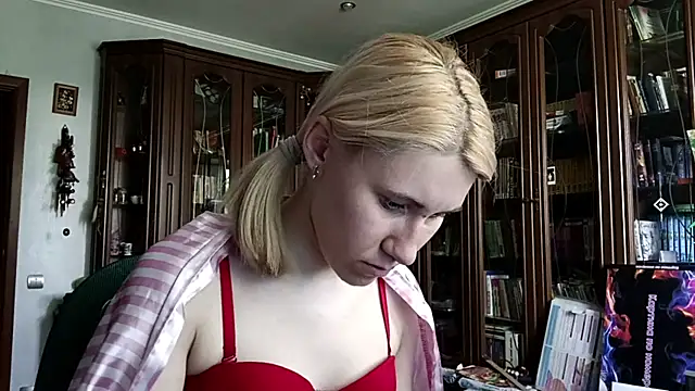Snapshot of lolkabiolka chatting on 05-16-26, 07:40 lolkabiolka online show from 05-16-26, 07:40