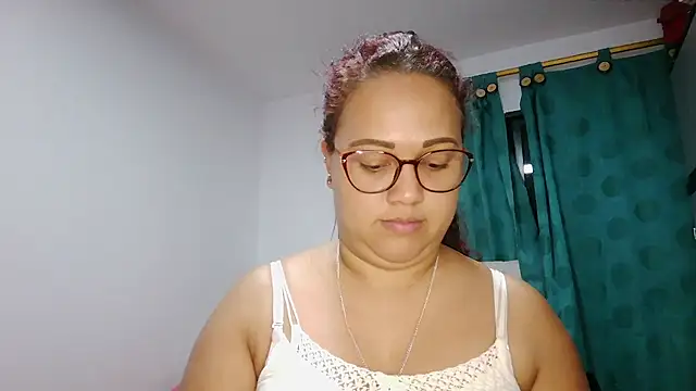 Snapshot of saramichell445734 chatting on 05-23-26, 02:21 saramichell445734 online show from 05-23-26, 02:21