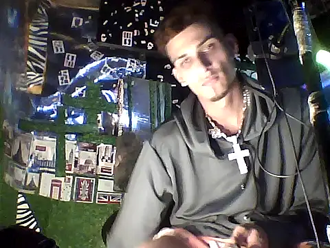 Snapshot of crisrunner2026 chatting on 06-16-26, 01:27 crisrunner2026 online show from 06-16-26, 01:27