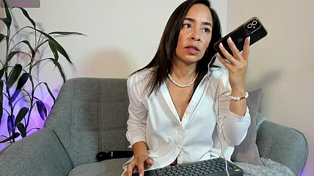 Snapshot of karol_deny chatting on 06-30-26, 09:15 karol deny online show from 06-30-26, 09:15