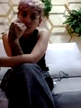 Snapshot of DannyRoudX chatting on 05-31-26, 10:54 DannyRoudX online show from 05-31-26, 10:54