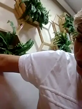 Snapshot of DannyRoudX chatting on 07-12-26, 11:49 DannyRoudX online show from 07-12-26, 11:49