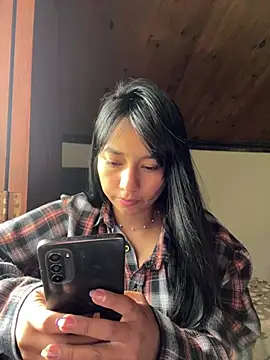 Snapshot of yul-dulce chatting on 07-12-26, 07:04 yul-dulce online show from 07-12-26, 07:04