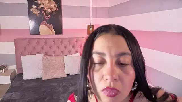 Snapshot of lia_valentino chatting on 06-19-26, 03:23 lia valentino online show from 06-19-26, 03:23