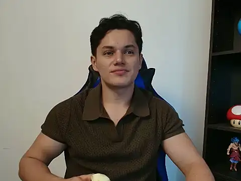 Snapshot of Erick_Wallace chatting on 07-17-26, 06:27 Erick Wallace online show from 07-17-26, 06:27