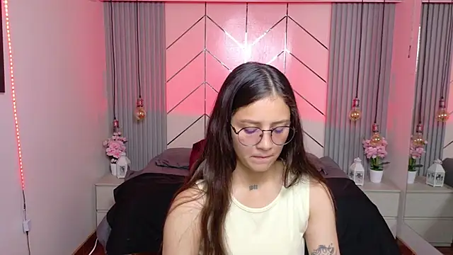 Snapshot of Sofysoul chatting on 06-18-26, 08:47 Sofysoul online show from 06-18-26, 08:47