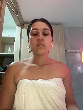 Snapshot of IsabelleMilan chatting on 06-22-26, 01:00 IsabelleMilan online show from 06-22-26, 01:00