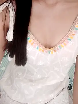 Snapshot of Ipho_girl chatting on 06-19-26, 08:25 Ipho girl online show from 06-19-26, 08:25