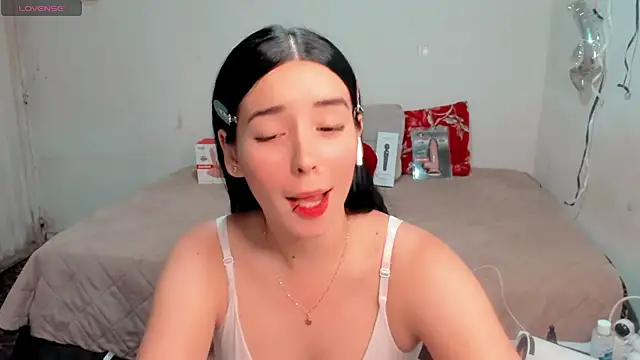 Snapshot of sakura_hurano chatting on 05-14-26, 11:13 sakura hurano online show from 05-14-26, 11:13