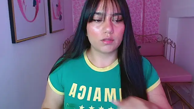 Snapshot of Aitanaa_gomezz chatting on 05-20-26, 08:06 Aitanaa gomezz online show from 05-20-26, 08:06