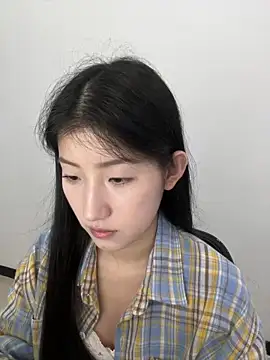 Snapshot of Mina_168 chatting on 05-26-26, 06:33 Mina 168 online show from 05-26-26, 06:33
