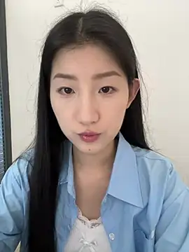 Snapshot of Mina_168 chatting on 05-27-26, 05:48 Mina 168 online show from 05-27-26, 05:48