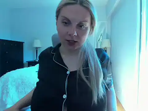 Snapshot of Laviora chatting on 05-27-26, 11:01 Laviora online show from 05-27-26, 11:01