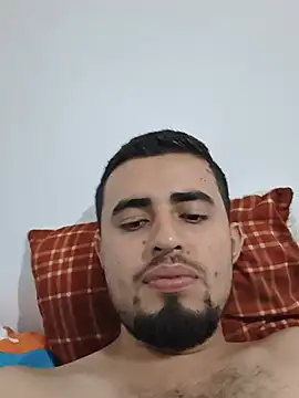 Snapshot of Alejo10051 chatting on 05-25-26, 12:54 Alejo10051 online show from 05-25-26, 12:54