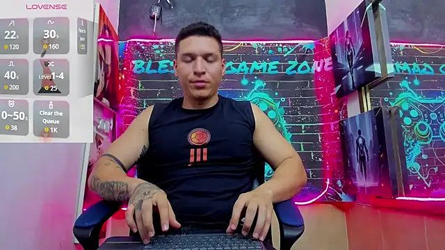 lucassimone  online show from 05-18-26, 04:07