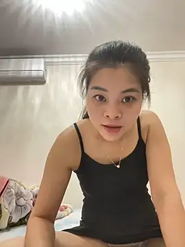 Snapshot of Lucky_xiao chatting on 05-28-26, 12:18 Lucky xiao online show from 05-28-26, 12:18