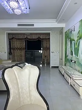 Snapshot of Yiyi-a- chatting on 05-24-26, 05:57 Yiyi-a- online show from 05-24-26, 05:57