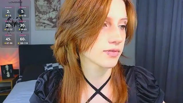 Snapshot of vampi_queen chatting on 06-27-26, 08:37 vampi queen online show from 06-27-26, 08:37