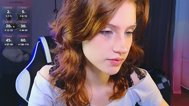 Snapshot of vampi_queen chatting on 06-21-26, 06:36 vampi queen online show from 06-21-26, 06:36