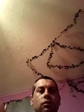 Snapshot of Johnathanleenol chatting on 06-22-26, 11:35 Johnathanleenol online show from 06-22-26, 11:35
