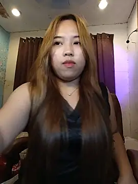 Snapshot of Anne_licous chatting on 05-19-26, 06:04 Anne licous online show from 05-19-26, 06:04